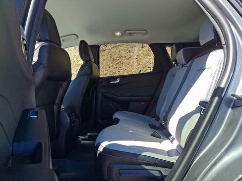 Used 2025 Ford Escape Platinum w/ Premium Technology Package AWD/4WD image 10