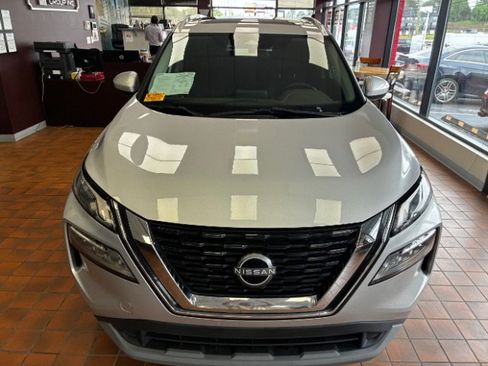 Used 2023 Nissan Rogue SV w/ SV Premium B Package FWD image 6