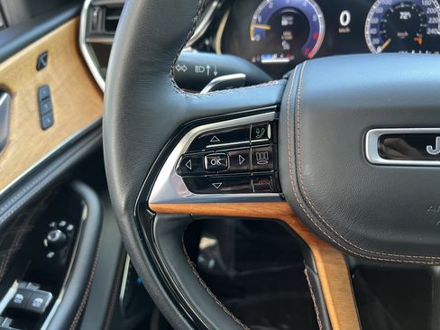 Used 2022 Jeep Grand Cherokee L Summit AWD/4WD image 31