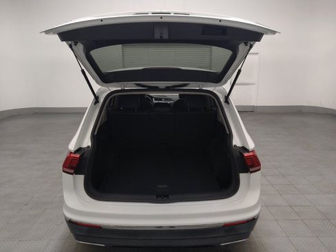 Used 2020 Volkswagen Tiguan SEL AWD/4WD image 29