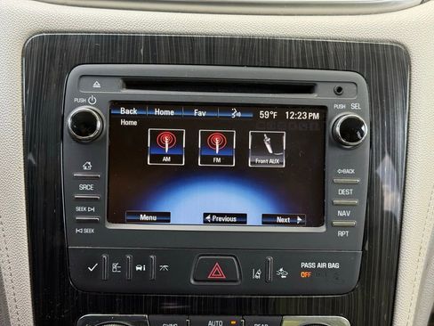 Used 2015 Chevrolet Traverse LTZ FWD image 25