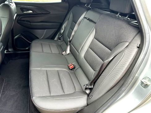 Used 2023 Chevrolet TrailBlazer RS w/ Sun and Liftgate Package FWD image 24