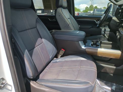 Certified 2025 Chevrolet Silverado 3500 High Country w/ Technology Package AWD/4WD image 32
