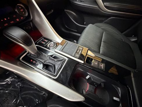 Used 2019 Mitsubishi Eclipse Cross SE AWD/4WD image 38
