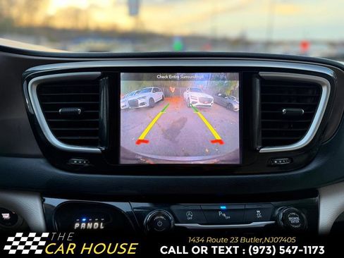 Used 2018 Chrysler Pacifica Touring-L w/ Premium Audio Group image 31