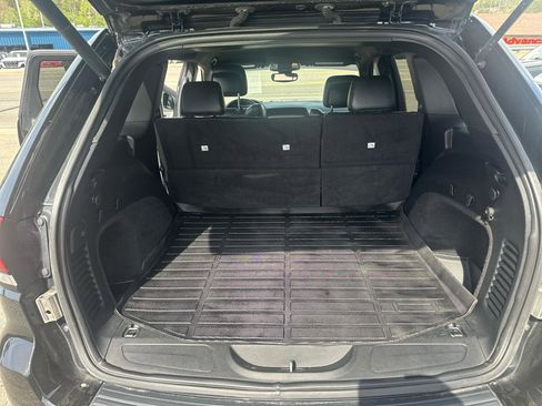 Used 2018 Jeep Grand Cherokee Altitude image 18