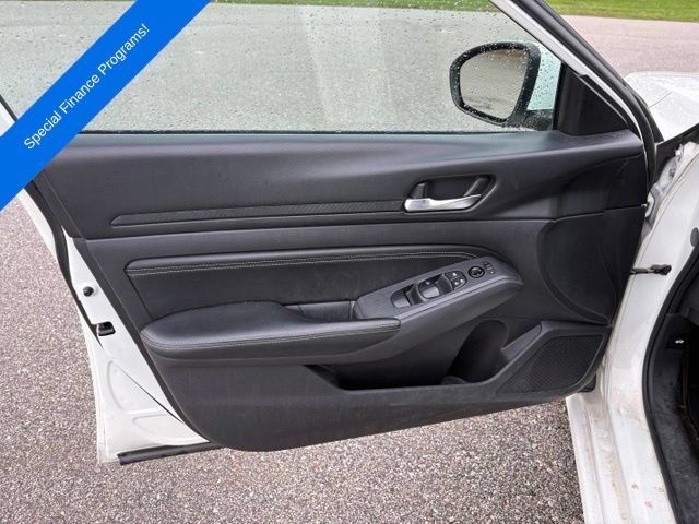 Used 2020 Nissan Altima 2.5 S FWD image 11