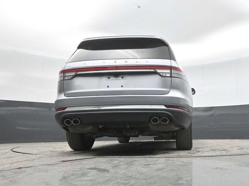 Used 2023 Lincoln Aviator AWD w/ Premium Package image 30
