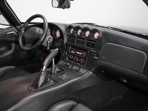 Used 2002 Dodge Viper GTS RWD image 28