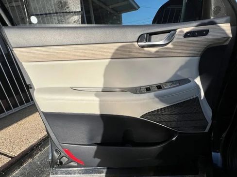 Used 2021 Hyundai Palisade Limited image 18