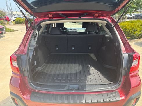 Used 2018 Subaru Outback 2.5i Limited AWD/4WD image 12
