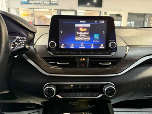 Used 2025 Nissan Altima 2.5 SV image 16