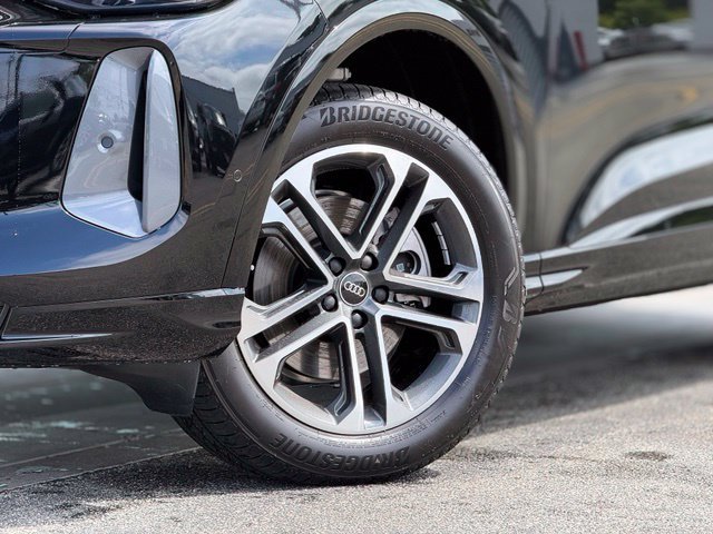 Used 2026 Audi Q5 Premium Plus AWD/4WD image 2