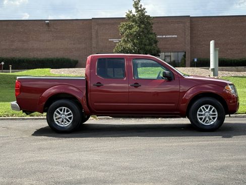 Used 2016 Nissan Frontier SV AWD/4WD image 6