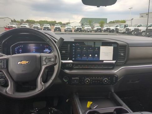 Certified 2025 Chevrolet Silverado 3500 High Country w/ High Country Premium Package image 13