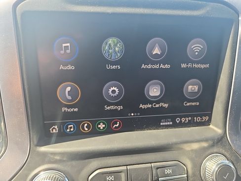 Used 2020 GMC Sierra 1500 SLT RWD image 17