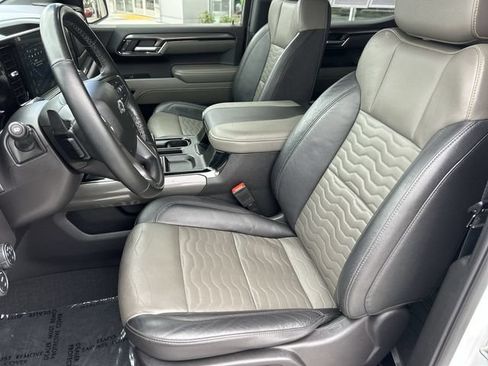Used 2024 Chevrolet Silverado 1500 ZR2 AWD/4WD image 18
