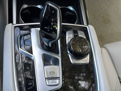 Used 2020 BMW 745e xDrive image 20