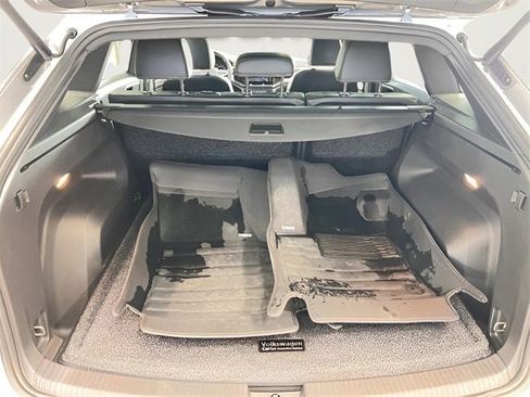 Used 2022 Volkswagen Atlas Cross Sport SEL image 9