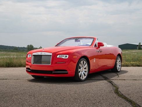 Used 2017 Rolls-Royce Dawn image 27