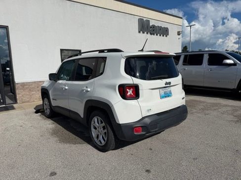 Used 2016 Jeep Renegade Latitude FWD image 10