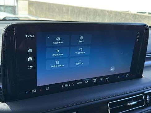 New 2025 Lincoln Aviator AWD image 24