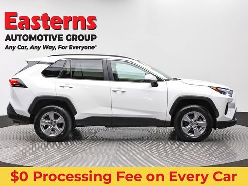 Used 2023 Toyota RAV4 LE AWD/4WD image 4