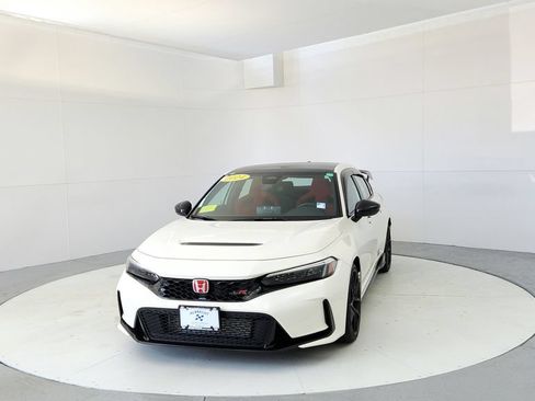 Used 2024 Honda Civic Type R image 2