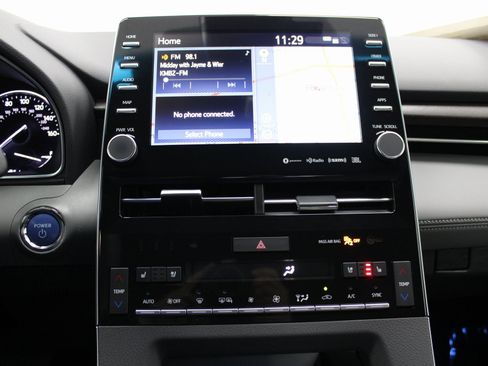 Used 2020 Toyota Avalon Limited image 31