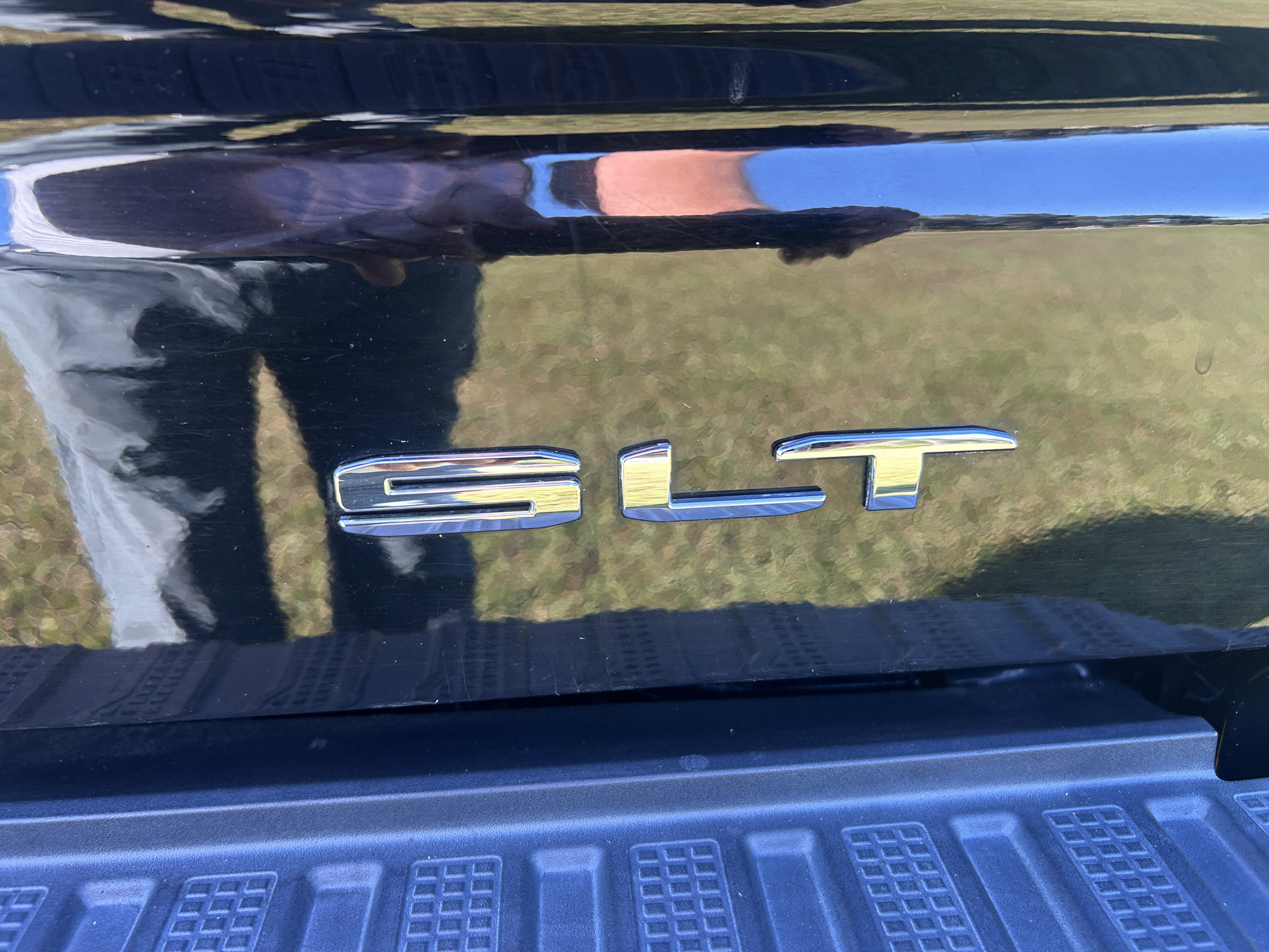 Used 2020 GMC Sierra 1500 SLT w/ SLT Premium Plus Package AWD/4WD image 5