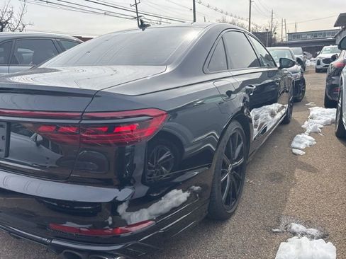 Used 2024 Audi S8 image 7