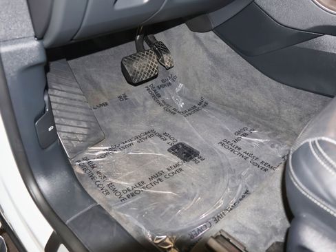 Used 2019 Audi Q8 Premium Plus w/ Premium Plus image 17