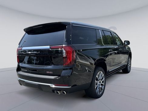 New 2026 GMC Yukon XL Denali w/ Sun & Power Step Package AWD/4WD image 5