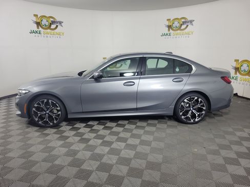 Certified 2025 BMW 330i xDrive Sedan w/ Premium Package AWD/4WD image 4