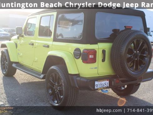 Used 2023 Jeep Wrangler Unlimited Sahara image 3