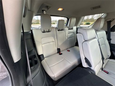 Used 2023 Nissan Pathfinder SL image 18