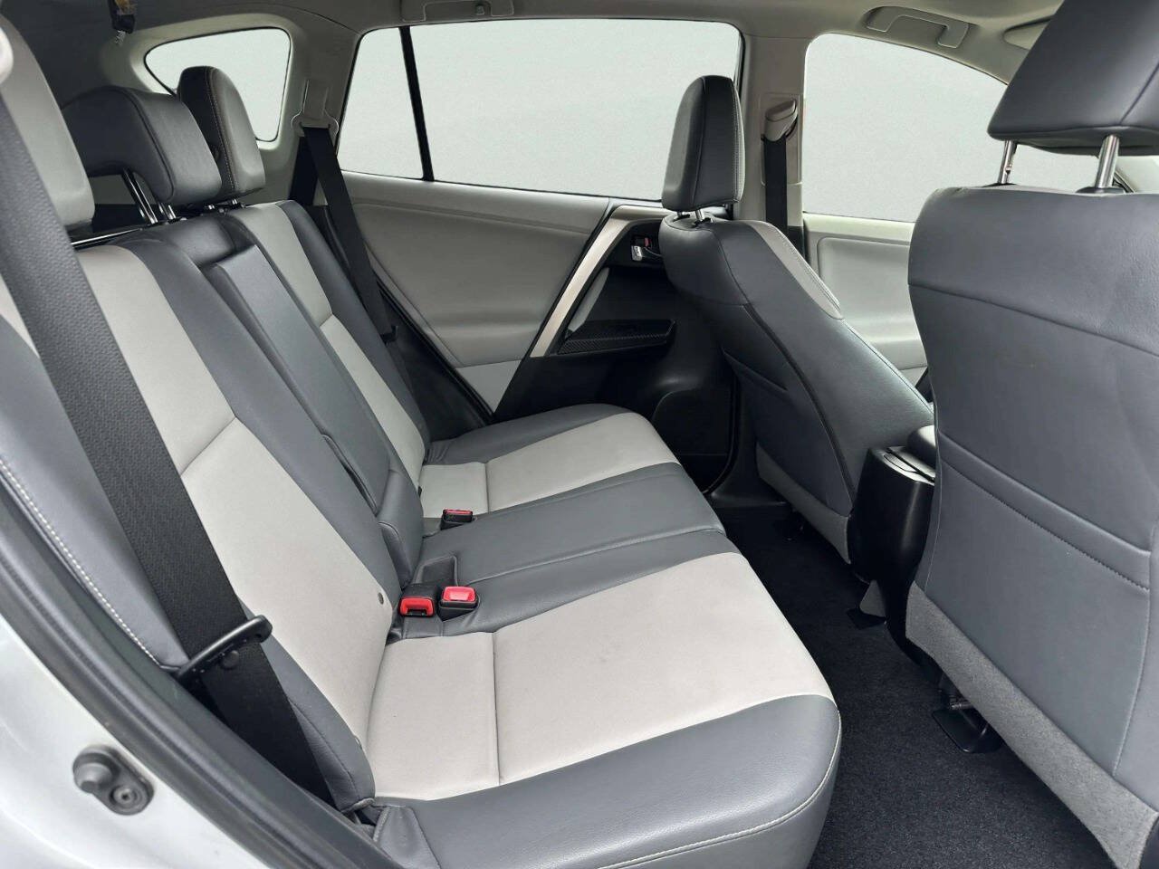 Used 2013 Toyota RAV4 Limited AWD/4WD image 15