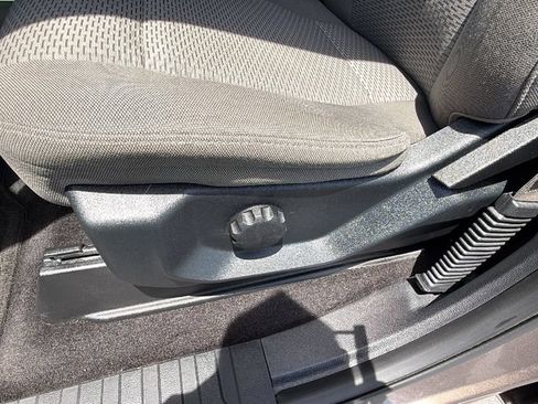 Used 2017 Ford F150 XLT AWD/4WD image 22