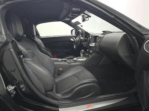 Used 2019 Nissan 370Z Touring Sport RWD image 21