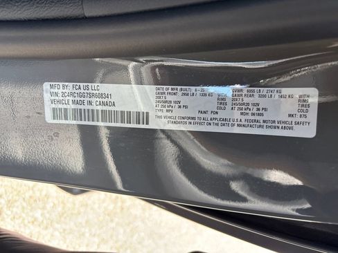 Used 2025 Chrysler Pacifica Limited FWD image 30