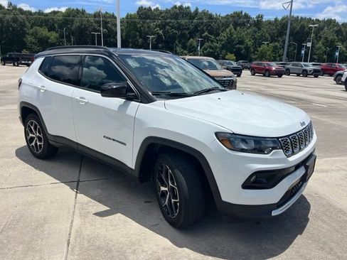Used 2025 Jeep Compass Limited AWD/4WD image 10