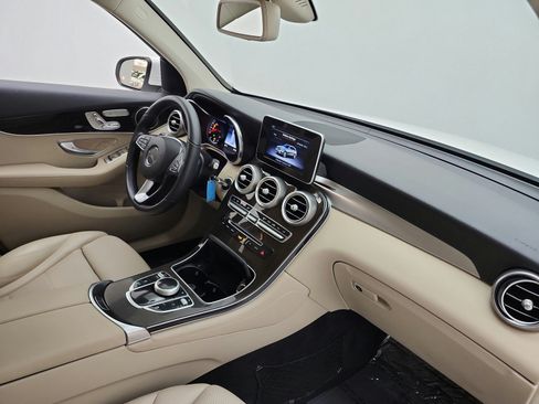 Used 2019 Mercedes-Benz GLC 300 image 18