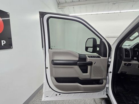 Used 2019 Ford F250 XL w/ Power Equipment Group RWD image 29