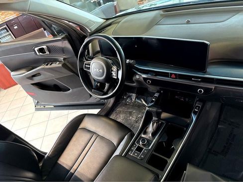 Used 2024 Kia Sorento S image 27