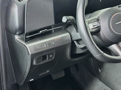 Used 2025 Hyundai Kona SEL FWD image 17