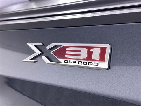 Used 2019 GMC Sierra 1500 SLT image 33