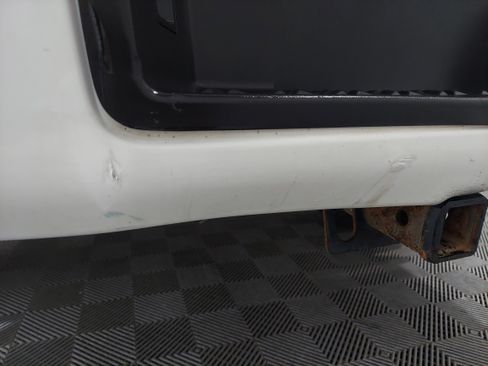 Used 2018 Nissan Titan SV image 24