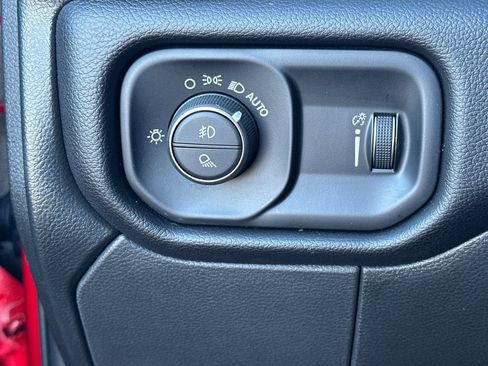 Used 2024 RAM 2500 Big Horn w/ Bed Utility Group image 31