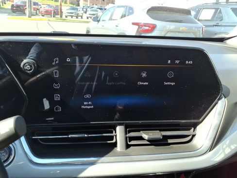Used 2026 Chevrolet Trax LT w/ LT Convenience Package FWD image 21