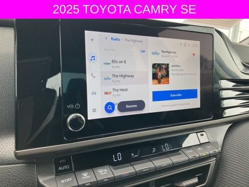 Used 2025 Toyota Camry SE FWD image 33